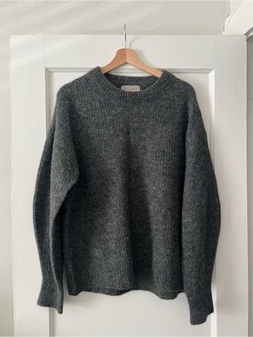 Everlane Alpaca Crew Sweater in Grey - L